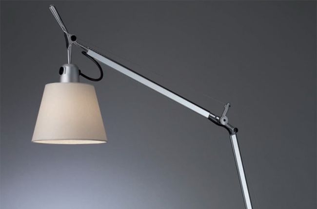 nastolniy-svetilnik-artemide-tolomeo-basculante-tavolo---pergamena-180-0947010a---a004030_enl.jpg