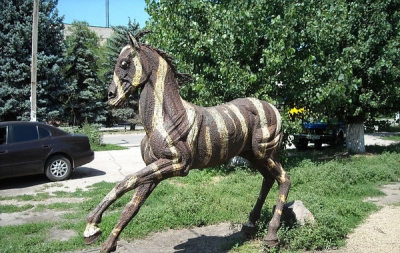 Памятник лошади
